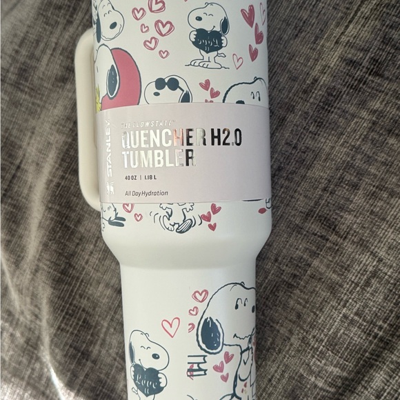 Stanley Snoopy White Travel Mug - Picture 5 of 5